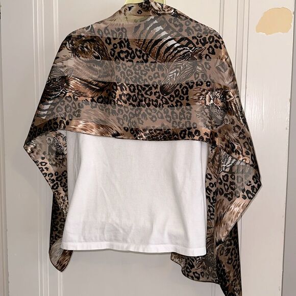 Animal Print Slick Shiny Polyester Long Scarf with Zebras, Giraffes & Big Cats - Picture 3 of 5